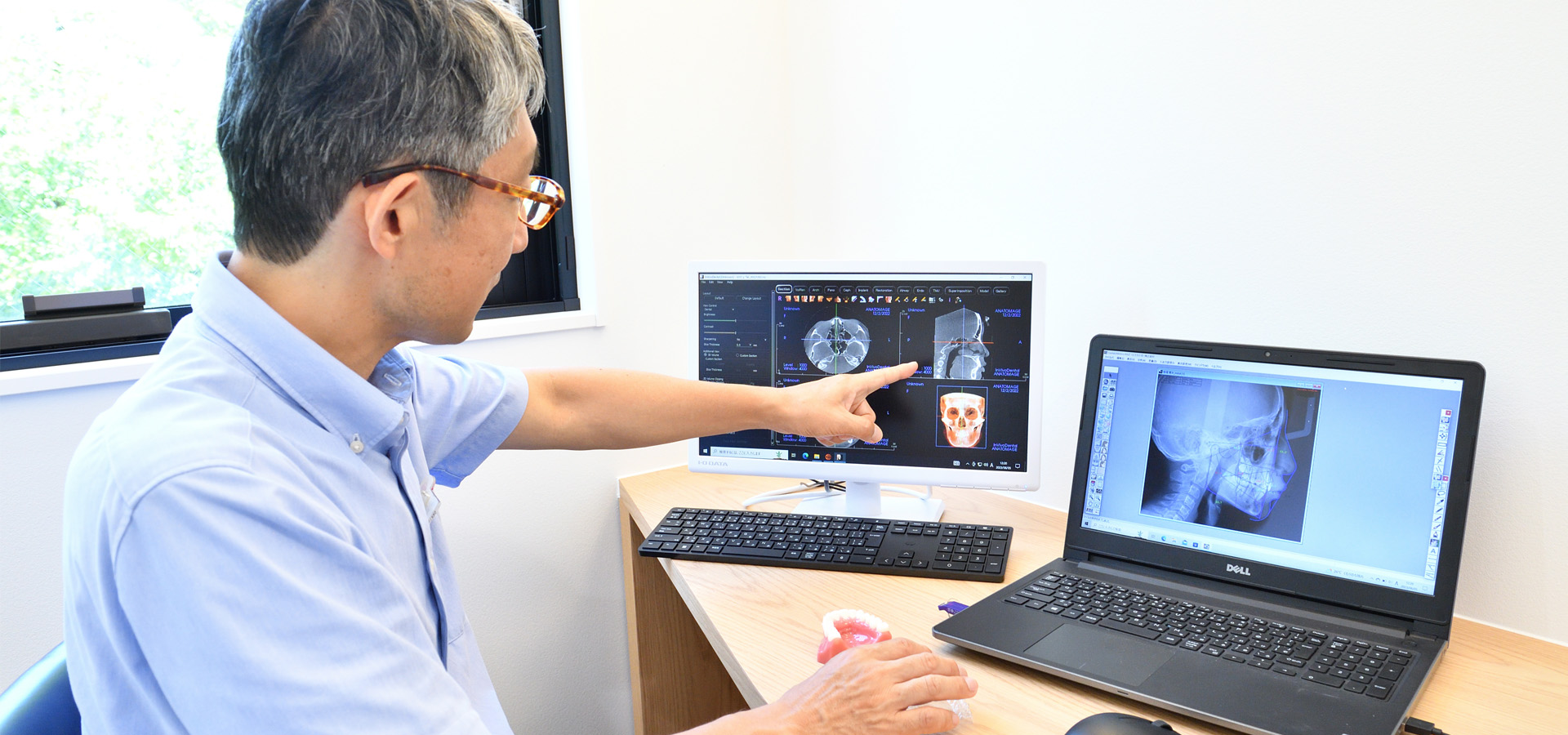 写真:3Dデジタルで分析の様子